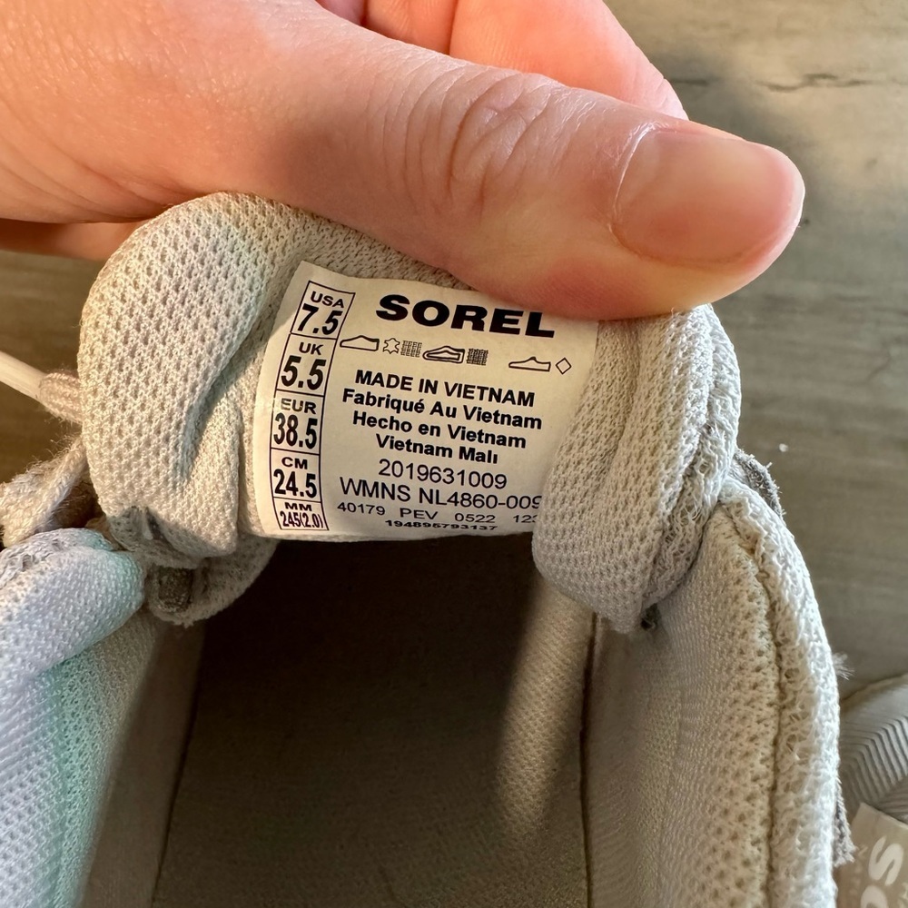 Sorel Women's Sneakers in Light Gray and Cream Size 7.5 - Picture 8 of 8